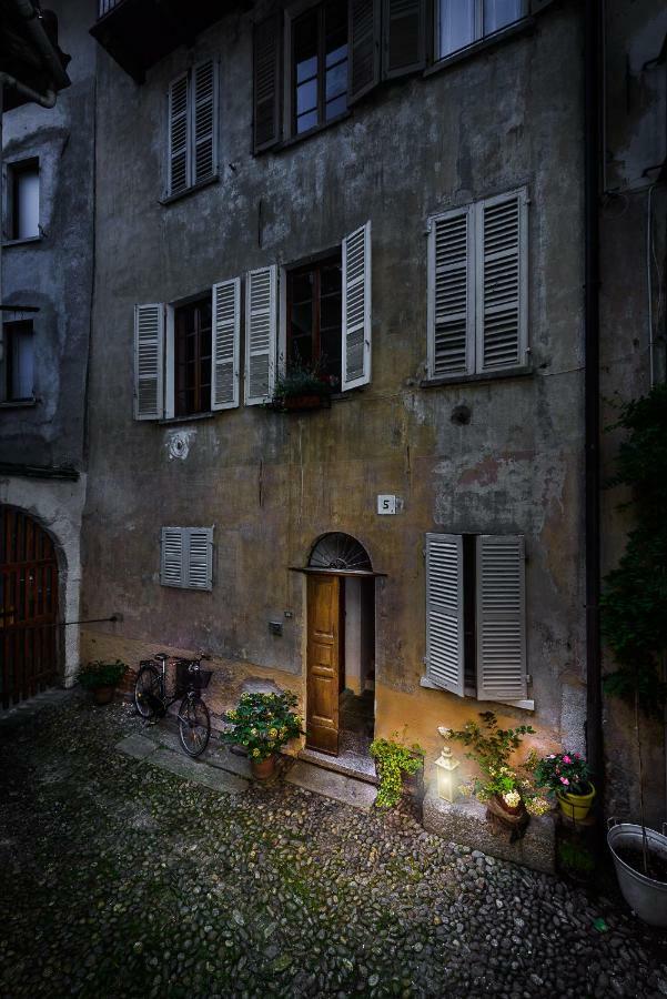 Al Vicolo Del Gallo Varallo Exterior photo