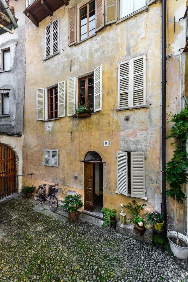 Al Vicolo Del Gallo Varallo Exterior photo
