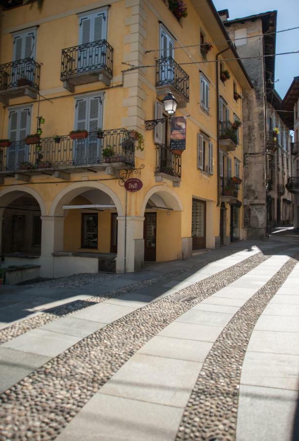 Al Vicolo Del Gallo Varallo Exterior photo